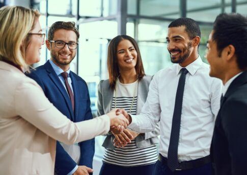 お疲れ様会や慰労会の英語表現を解説