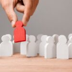 adoptの意味とadaptとの違いを例文を用いて解説
