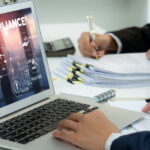 コンプライアンスは英語でどう表現する?例文を用いて解説